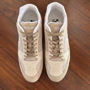 Authentic NO NAME  Paris Trendy Sneakers Very Good condition size 39 (8.5)